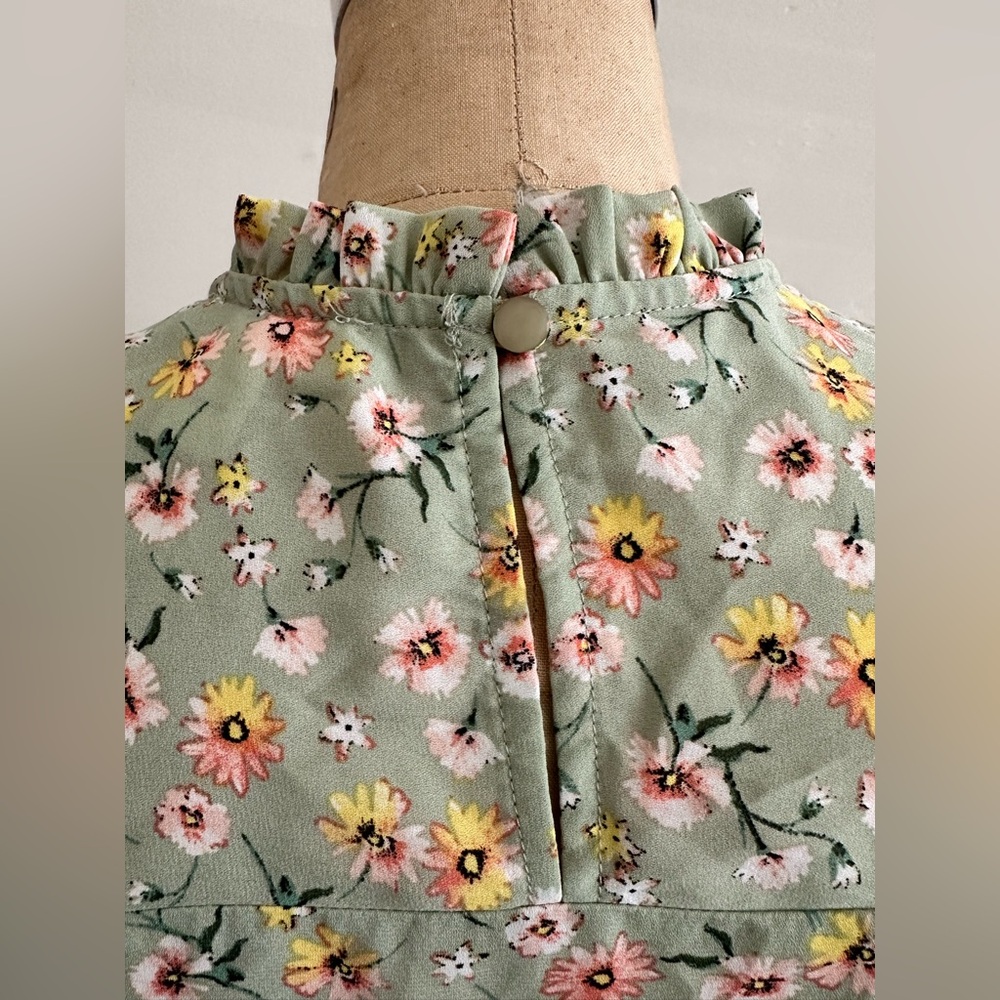 Monteau Mint Floral Blouse - Picture 10 of 12